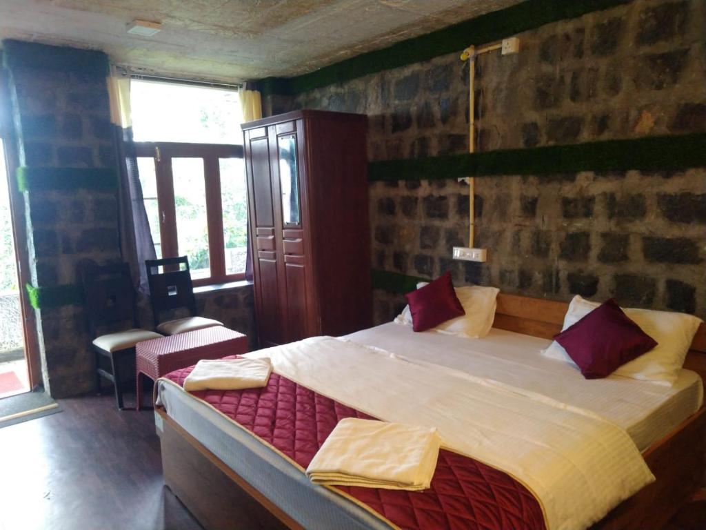 Cholai Resorts & Hotels