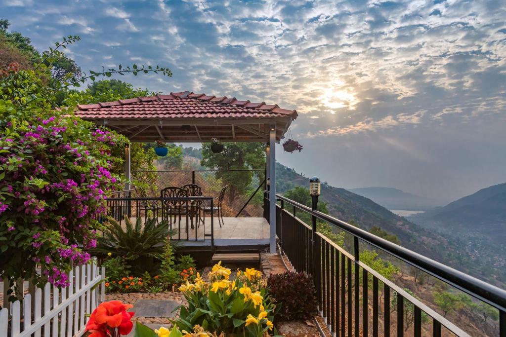 SaffronStays Verandah by the Valley, Panchgani - luxury villa and treehouse with beautiful valley and lake views