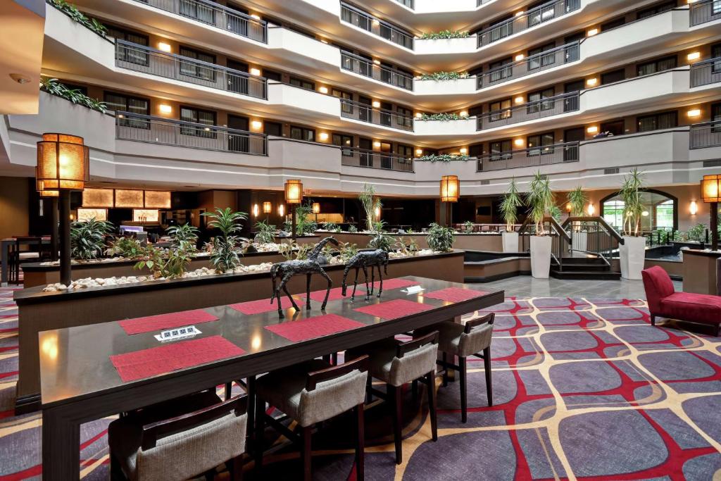 Embassy Suites by Hilton Dulles Airport